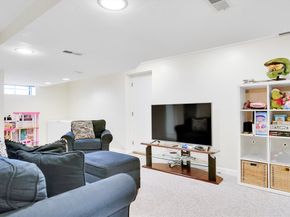 6 Flanagan Dr, Framingham MA 01701