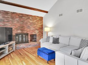 6 Flanagan Dr, Framingham MA 01701