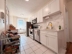 8 Ransom Rd 8, Boston MA 02135