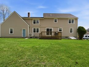 32 Dolly Dr, Worcester MA 01604