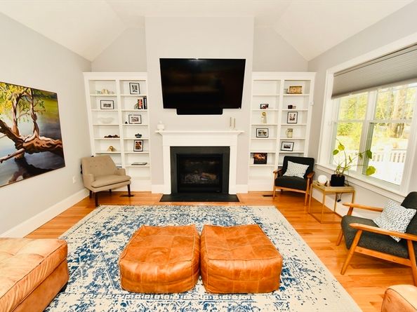 16 Westfield Dr, Norfolk MA 02056
