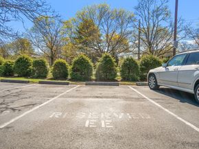 655 Saw Mill Brook Pkwy 9, Newton MA 02459