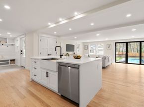 30 Oakridge Ave, Natick MA 01760