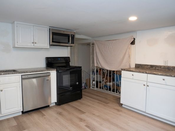174 North Street, Mattapoisett MA 02739