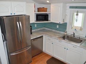 17 Bungalow Ln, Wareham MA 02532