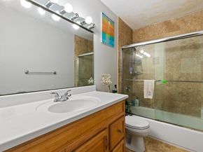 10 Village Green Ln 19, Natick MA 01760