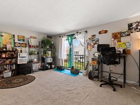 10 Village Green Ln 19, Natick MA 01760