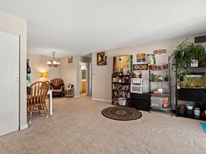 10 Village Green Ln 19, Natick MA 01760