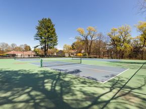 10 Village Green Ln 19, Natick MA 01760
