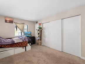 10 Village Green Ln 19, Natick MA 01760