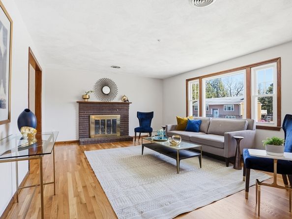 175 Mallard Way, Waltham MA 02452