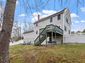 19 Fieldstone Dr, Gardner MA 01440