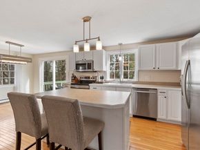 19 Fieldstone Dr, Gardner MA 01440