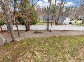 19 Fieldstone Dr, Gardner MA 01440