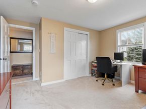 19 Fieldstone Dr, Gardner MA 01440