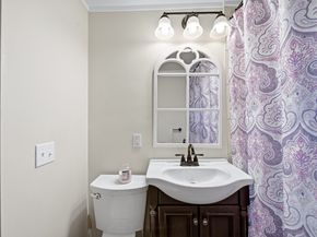 16 Monterey Dr, Leicester MA 01611