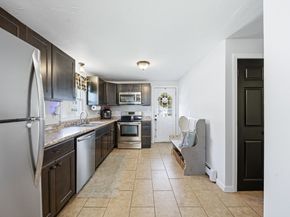 16 Monterey Dr, Leicester MA 01611