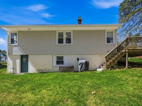 16 Monterey Dr, Leicester MA 01611