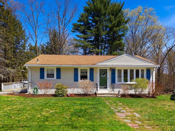 16 Monterey Dr, Leicester MA 01611