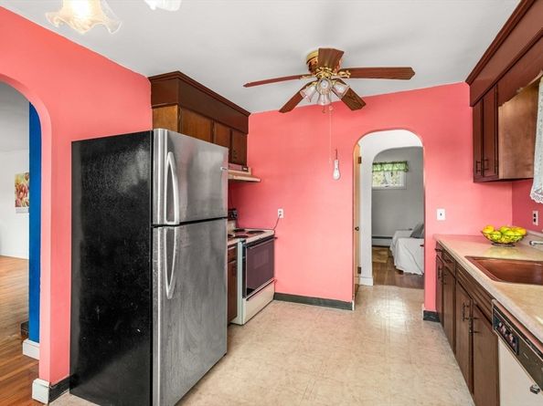 14 Wilson Rd, Wakefield MA 01880
