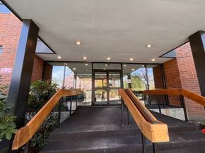 210 Nahanton St 522, Newton MA 02459