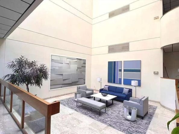 210 Nahanton St 522, Newton MA 02459