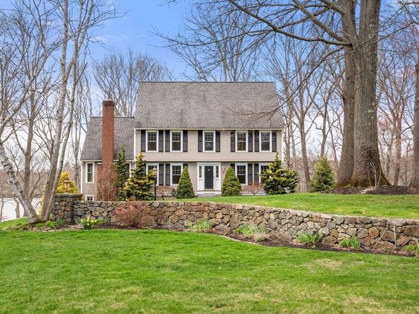16 Merrimack River Rd, Groveland MA 01834
