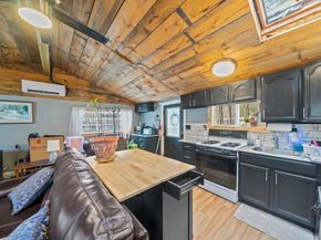 9 Hazel St, Lakeville MA 02347