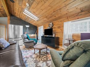 9 Hazel St, Lakeville MA 02347
