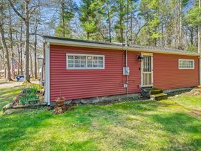 9 Hazel St, Lakeville MA 02347