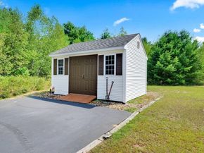 7 Kittredge Rd, North Brookfield MA 01535
