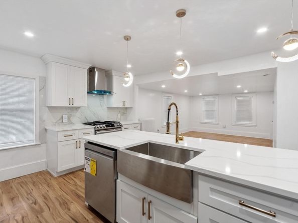 5 Oceanview St, Winthrop MA 02152