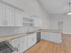 7 B L Stevens Rd B, Charlton MA 01507