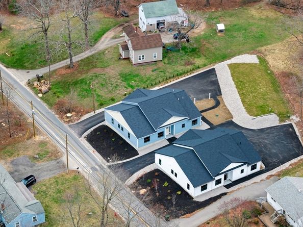 7 B L Stevens Rd B, Charlton MA 01507
