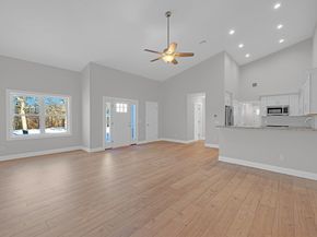 7 B L Stevens Rd B, Charlton MA 01507
