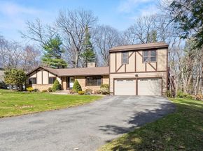 137 Catamount Rd, Tewksbury MA 01876