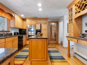 137 Catamount Rd, Tewksbury MA 01876