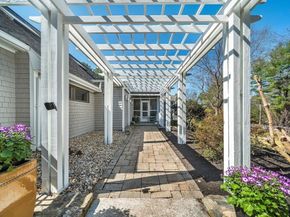 39 Kings Grant Rd, Weston MA 02493