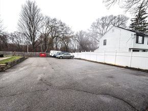 971 Waverly St, Framingham MA 01702