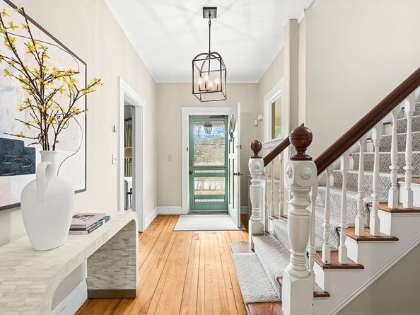 207 Weston Rd, Wellesley MA 02482