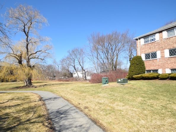 21 Fernview Ave 8, North Andover MA 01845