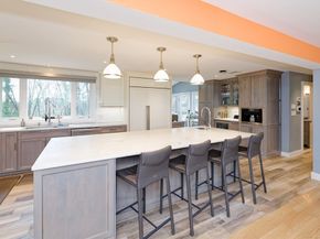 62 Ledgewood Rd, Framingham MA 01701