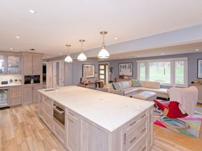 62 Ledgewood Rd, Framingham MA 01701