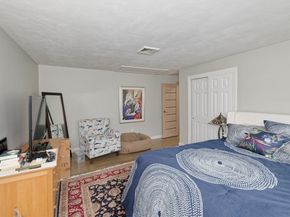 62 Ledgewood Rd, Framingham MA 01701