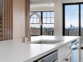 142 Metropolitan U:2, Boston MA 02131