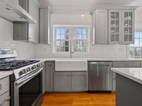 8-10 Ann St 8, Boston MA 02122