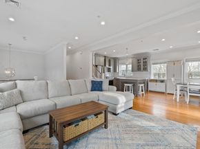 8-10 Ann St 8, Boston MA 02122