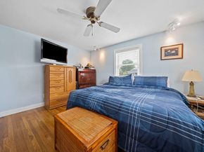 15 D St, Hull MA 02045