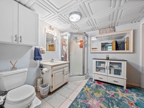 15 D St, Hull MA 02045