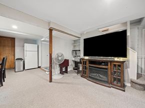15 D St, Hull MA 02045